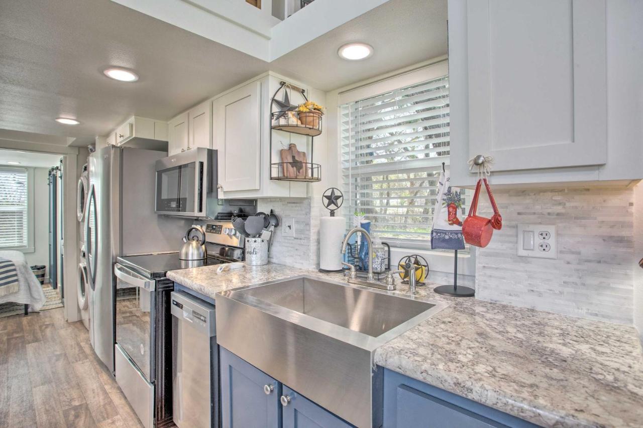 Cozy Mckinney Tiny Home With Porch And Fire Pit! المظهر الخارجي الصورة