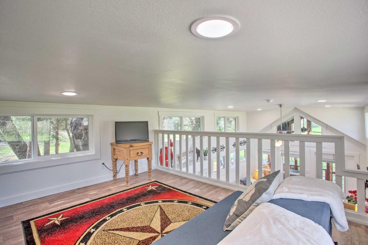 Cozy Mckinney Tiny Home With Porch And Fire Pit! المظهر الخارجي الصورة