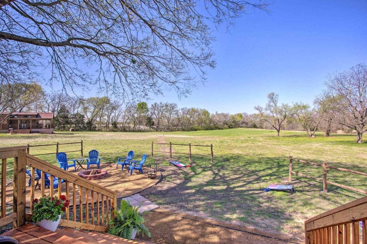 Cozy Mckinney Tiny Home With Porch And Fire Pit! المظهر الخارجي الصورة