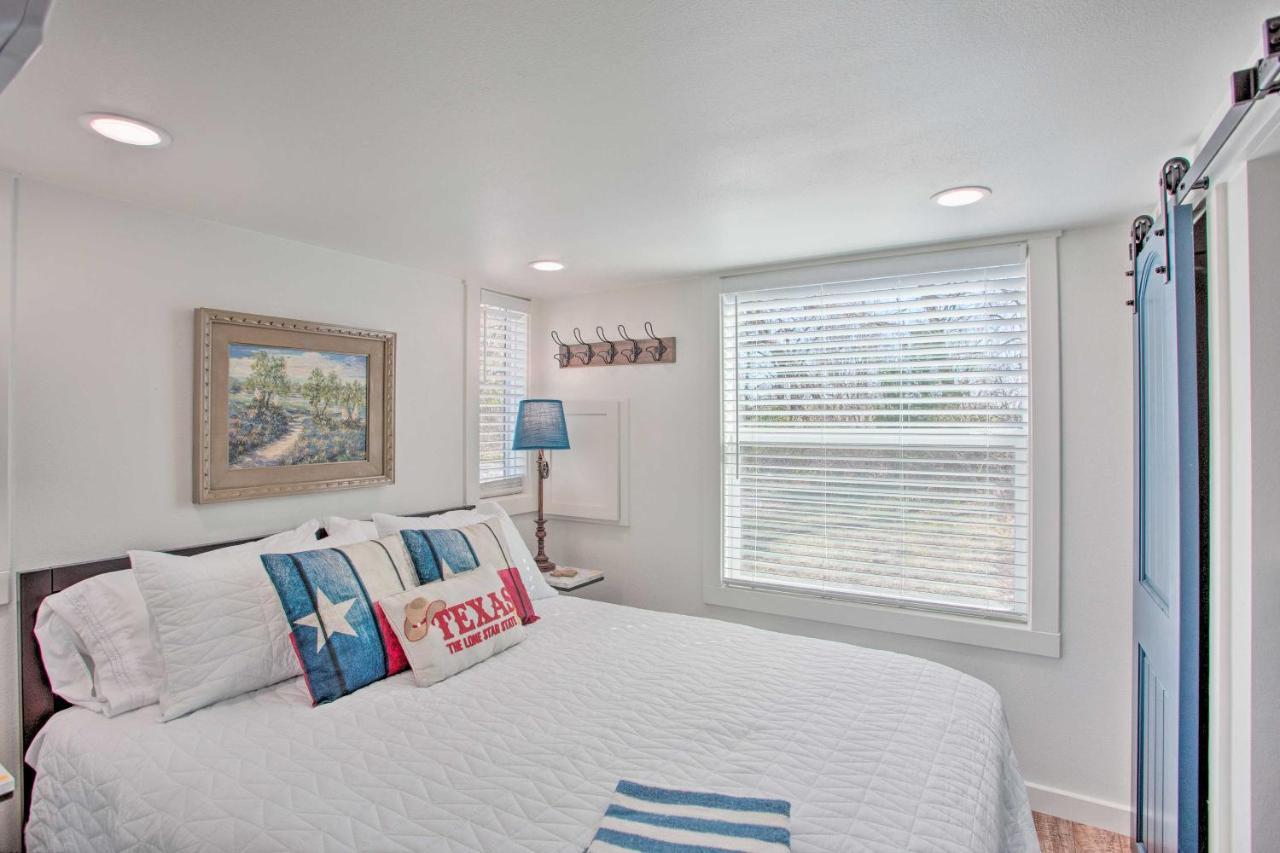 Cozy Mckinney Tiny Home With Porch And Fire Pit! المظهر الخارجي الصورة