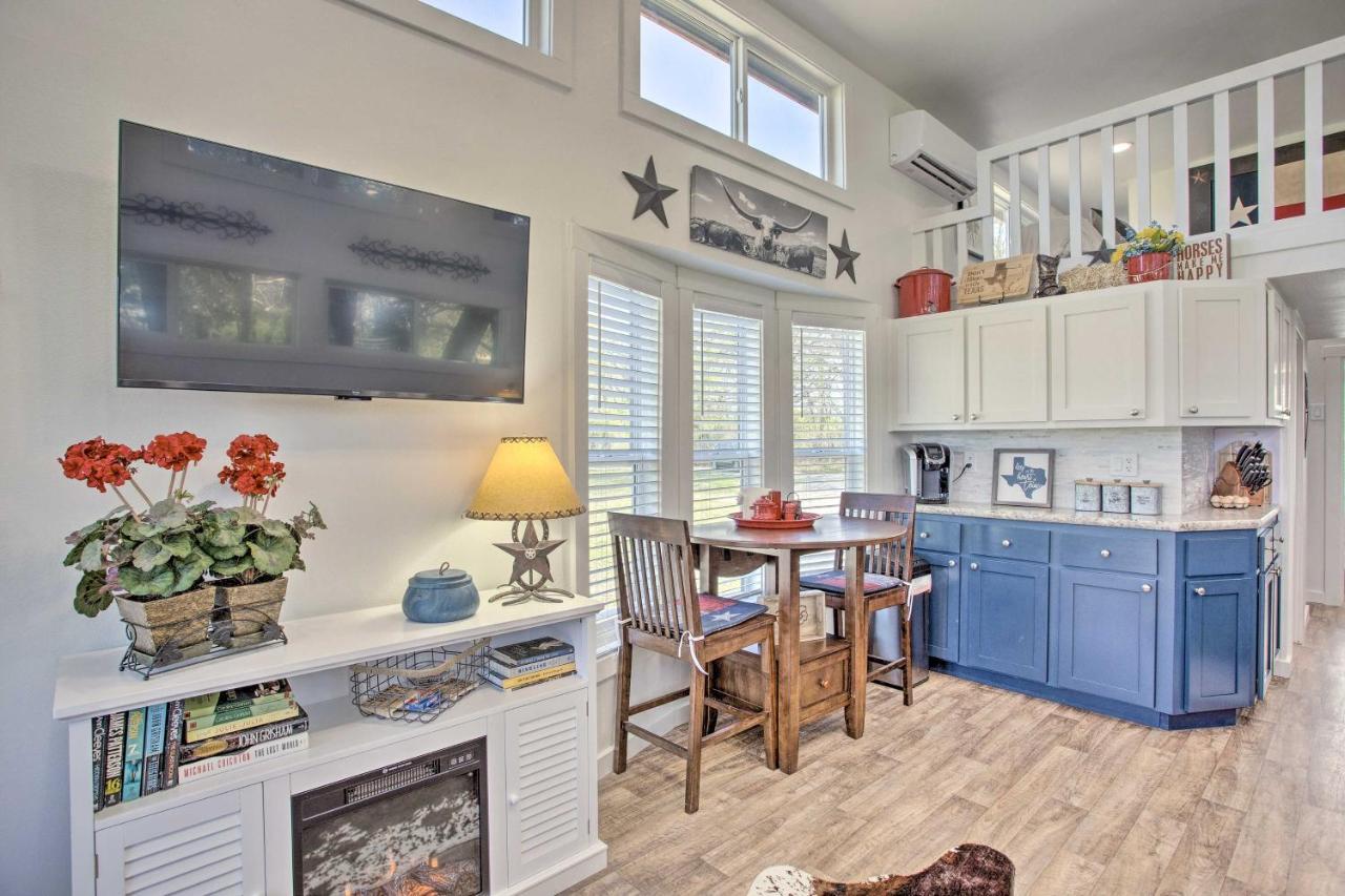 Cozy Mckinney Tiny Home With Porch And Fire Pit! المظهر الخارجي الصورة