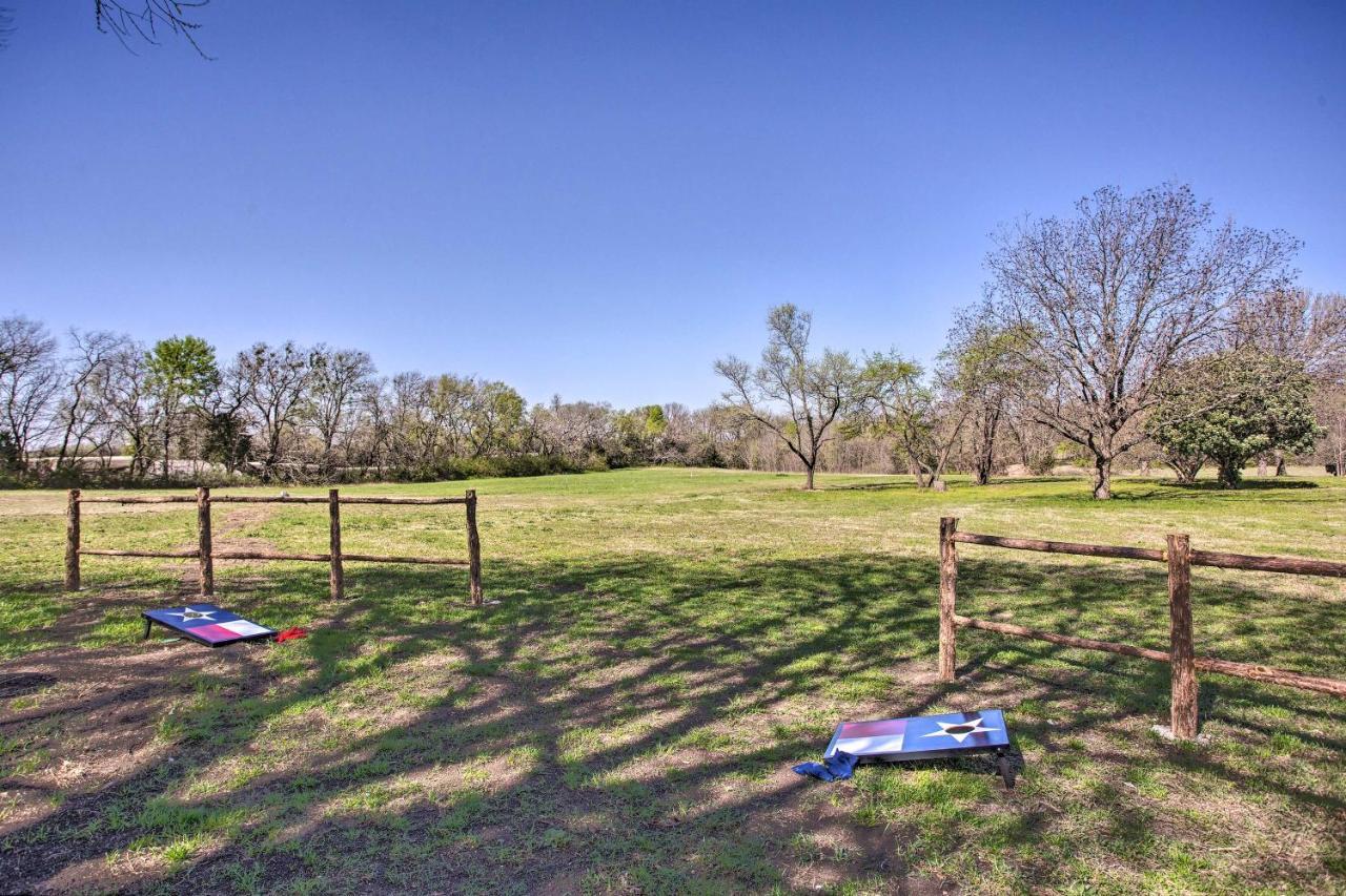 Cozy Mckinney Tiny Home With Porch And Fire Pit! المظهر الخارجي الصورة